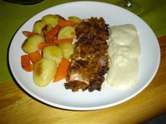 Crispy Salmon with Potatoes and Carrots